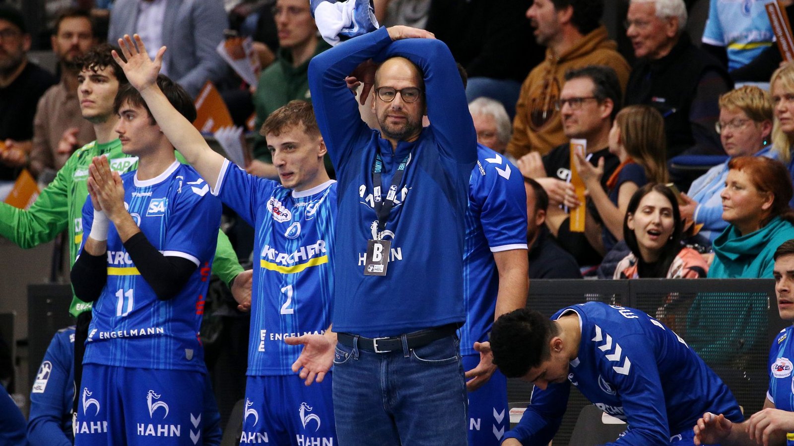 Trainer Jürgen Schweikardt enttäuscht an der LinieFoto: Pressefoto Baumann/Julia Rahn