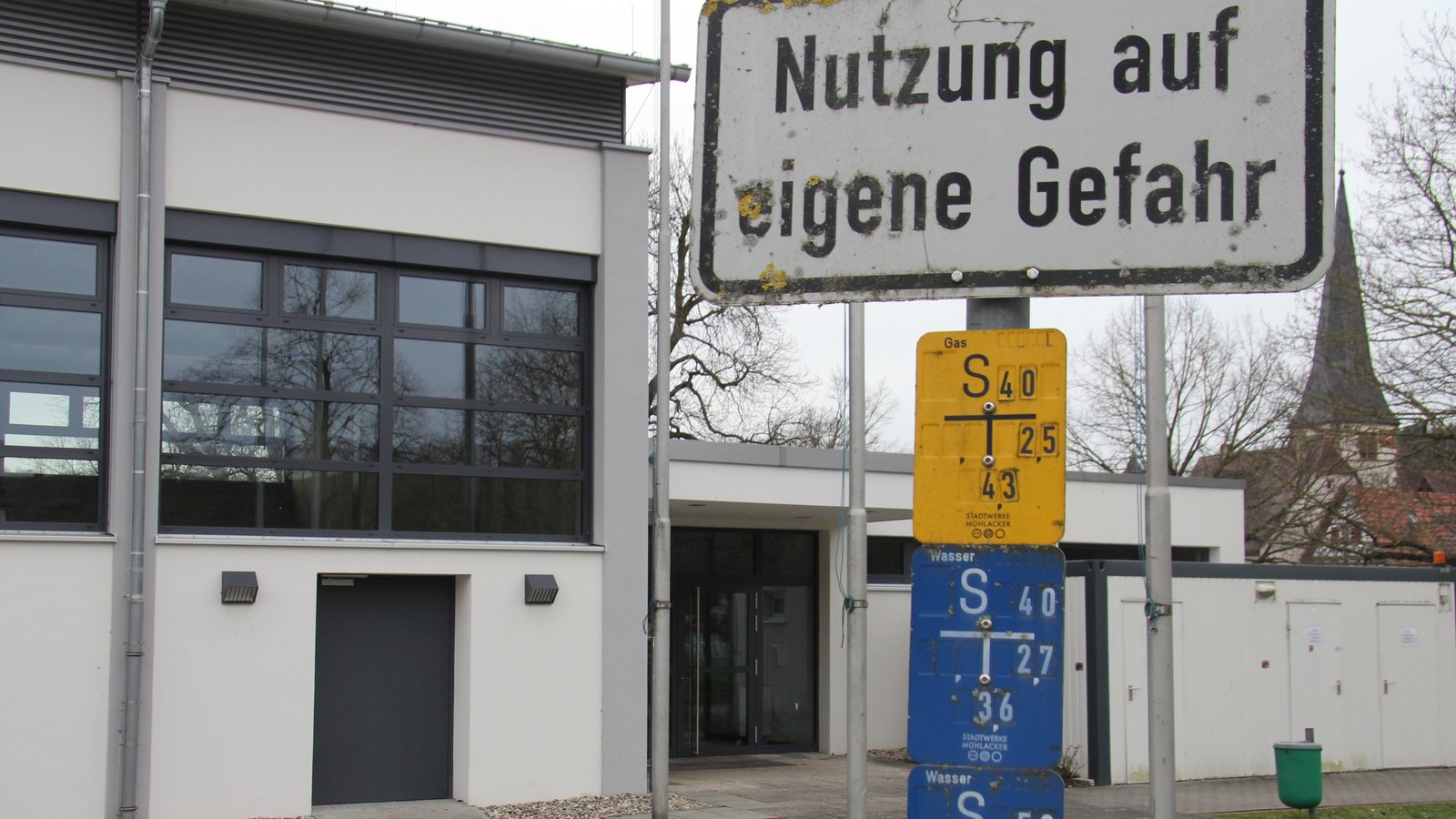 Die Enztalhalle in Mühlhausen ist wegen erhöhter PCB-Werte in der Raumluft noch vor Sanierungsbeginn geschlossen worden.  Foto: Banholzer