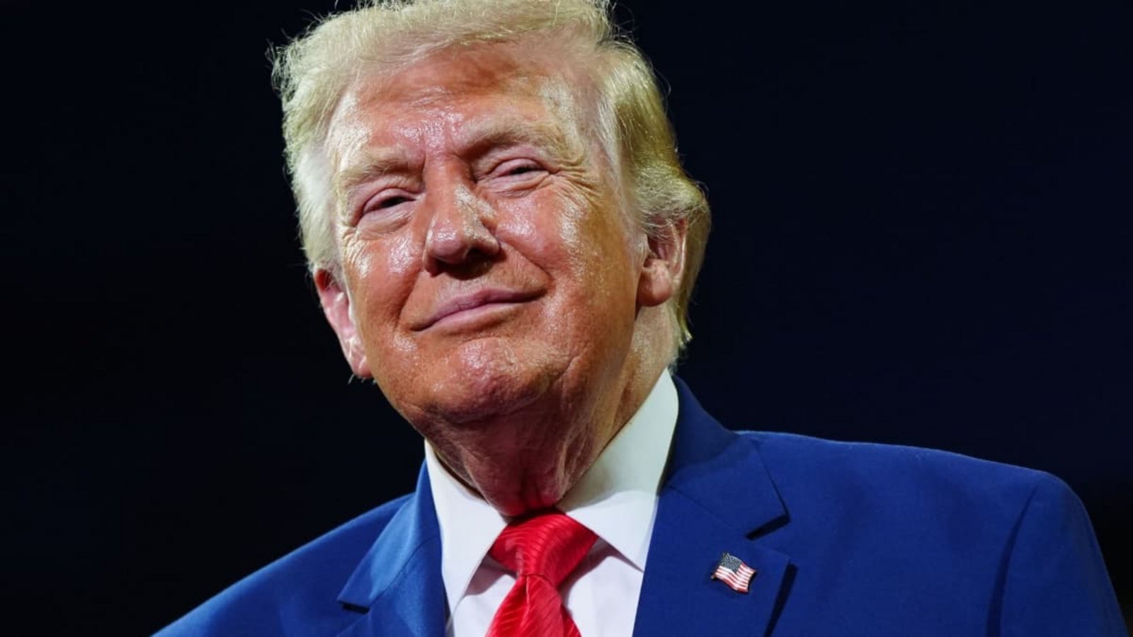 US-Präsident Trump. Die von der US-Regierung verkündeten neuen Zölle sind in der Nacht zum Freitag in Kraft getreten.Julia Demaree Nikhinson/AP/dpa US-Präsident Trump. Die von der US-Regierung verkündeten neuen Zölle sind in der Nacht zum Freitag in Kraft getreten.Julia Demaree Nikhinson/AP/dpa