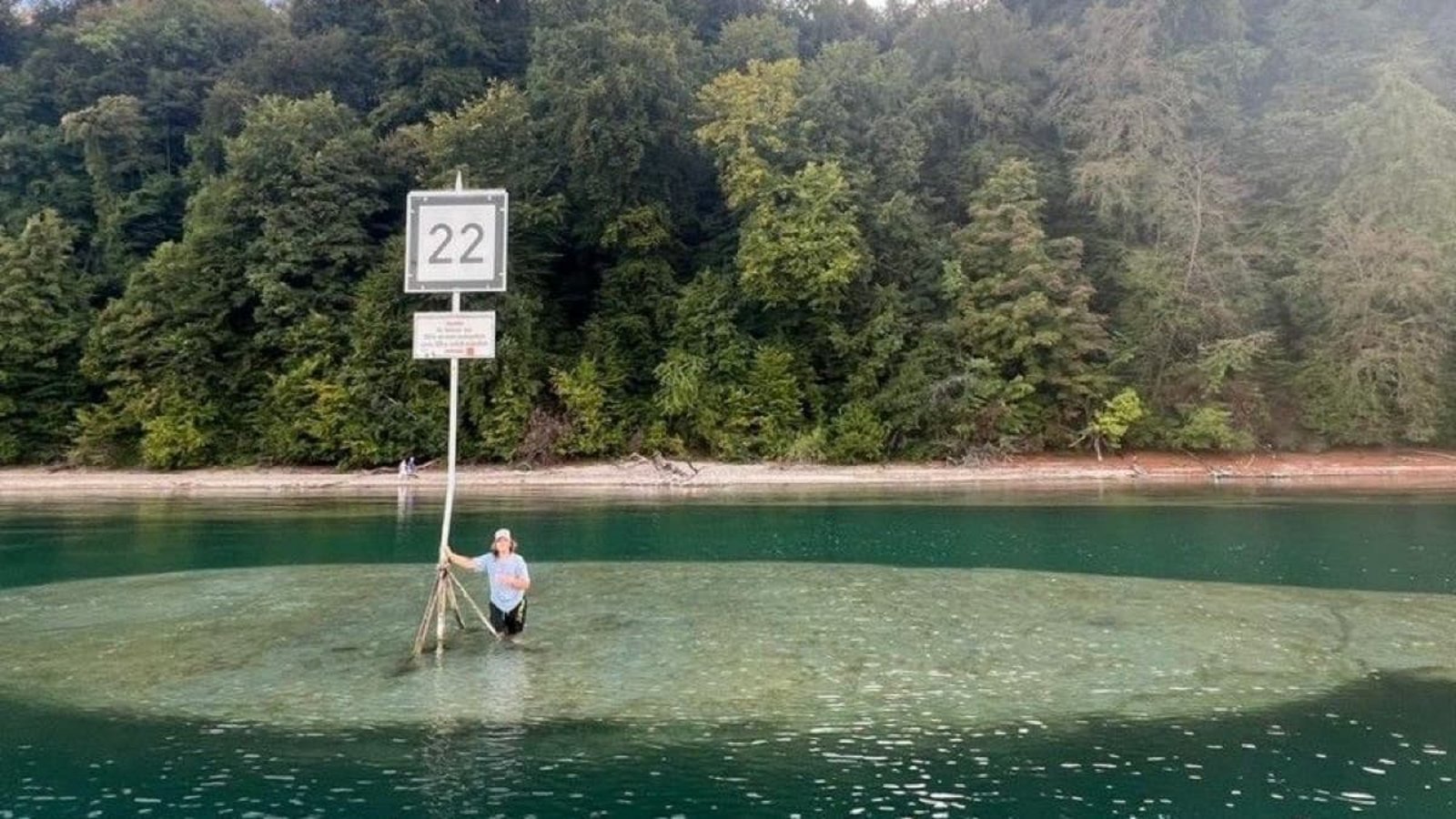 Levin Giesler will am Freitag ein Konzert auf dem Teufelstisch im Bodensee spielen.privat Levin Giesler will am Freitag ein Konzert auf dem Teufelstisch im Bodensee spielen.privat