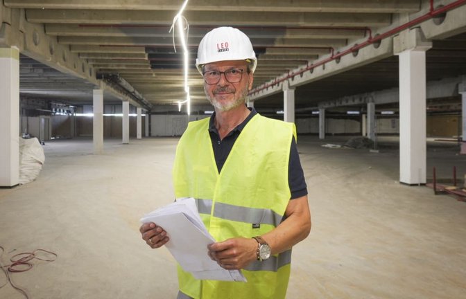 Baustelle auf der ehemaligen Karstdt-Fläche: Sie wird für neue Mieter vorbereitet. Center-Manager Serge Micarelli verschafft sich einen Überblick über den aktuellen Stand.<span class='image-autor'>Simon Granville</span>
