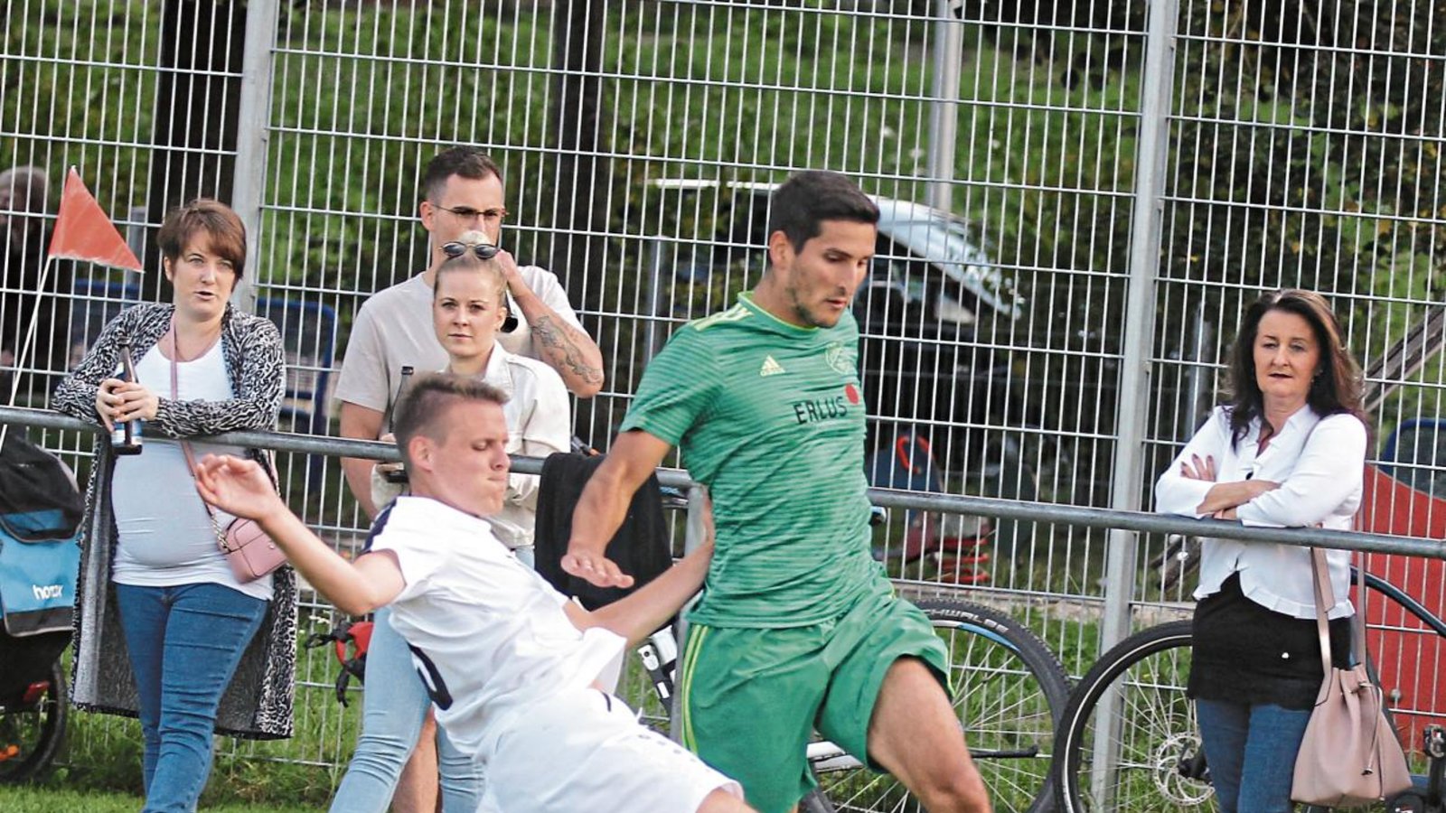 Der TSV Kleinglattbach (links Thomas Haupt) setzt nach schwachem Saisonauftakt auf einen Sieg am Sonntag gegen Nussdorf. Foto. Nachreiner Der TSV Kleinglattbach (links Thomas Haupt) setzt nach schwachem Saisonauftakt auf einen Sieg am Sonntag gegen Nussdorf. Foto. Nachreiner