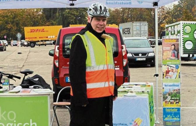 Matthias Lieb vom Verkehrsclub Deutschland (VCD) zeigte bei den Mobilitätstagen in Pforzheim das Elektro-Einrad. In Städten wie Paris seien die sogenannten Solowheels schon der Renner, bei uns fehle noch die Straßenzulassung, so Lieb. Foto: p