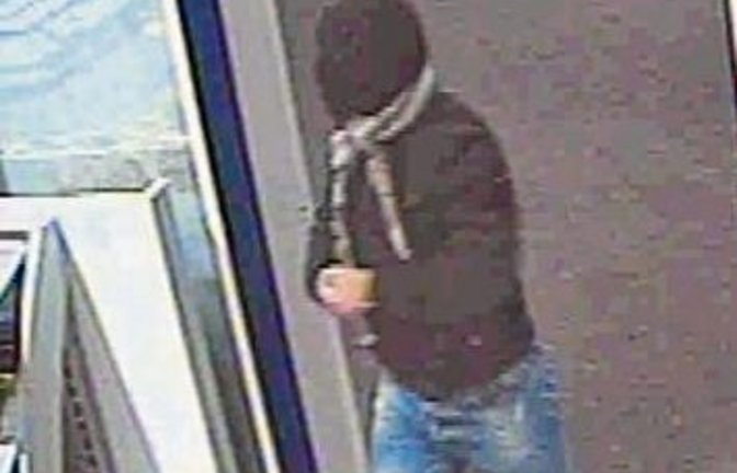 Gesucht wird dieser Mann.  Foto: Polizei