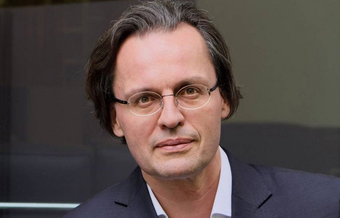 Bild_Pörksen_von Peter-Andreas Hassiepen.jpg