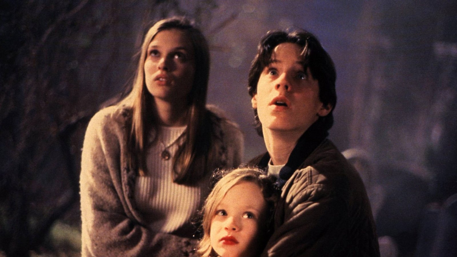 Vinessa Shaw, Thora Birch und Omri Katz (v.l.) nehmen es in "Hocus Pocus" mit den Hexen auf.Foto: IMAGO / United Archives