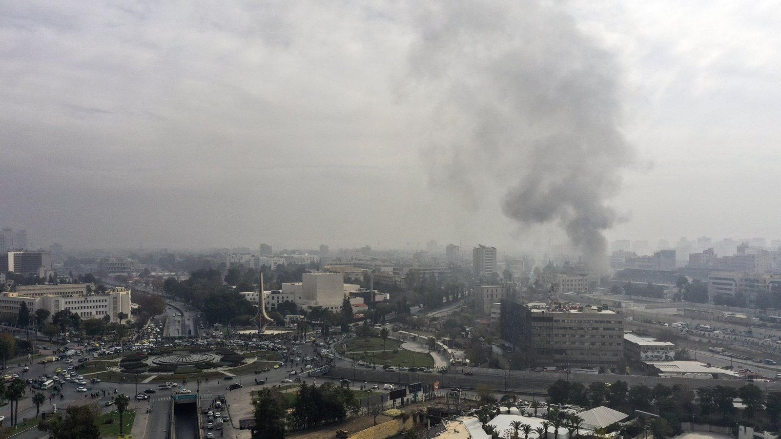 Eine Rebellenallianz hat den syrischen Präsidenten al-Assad zur Flucht gezwungen. In der Nacht rückten Rebelleneinheiten in die Hauptstadt ein.Foto: dpa/Ghaith Alsayed Eine Rebellenallianz hat den syrischen Präsidenten al-Assad zur Flucht gezwungen. In der Nacht rückten Rebelleneinheiten in die Hauptstadt ein.Foto: dpa/Ghaith Alsayed