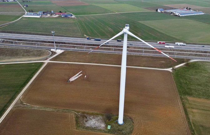 Ein Rotorblatt des Windrads war einfach abgerissen. Jetzt ist klar, warum.<span class='image-autor'>Foto: 7aktuell.de//Kevin Lermer</span>
