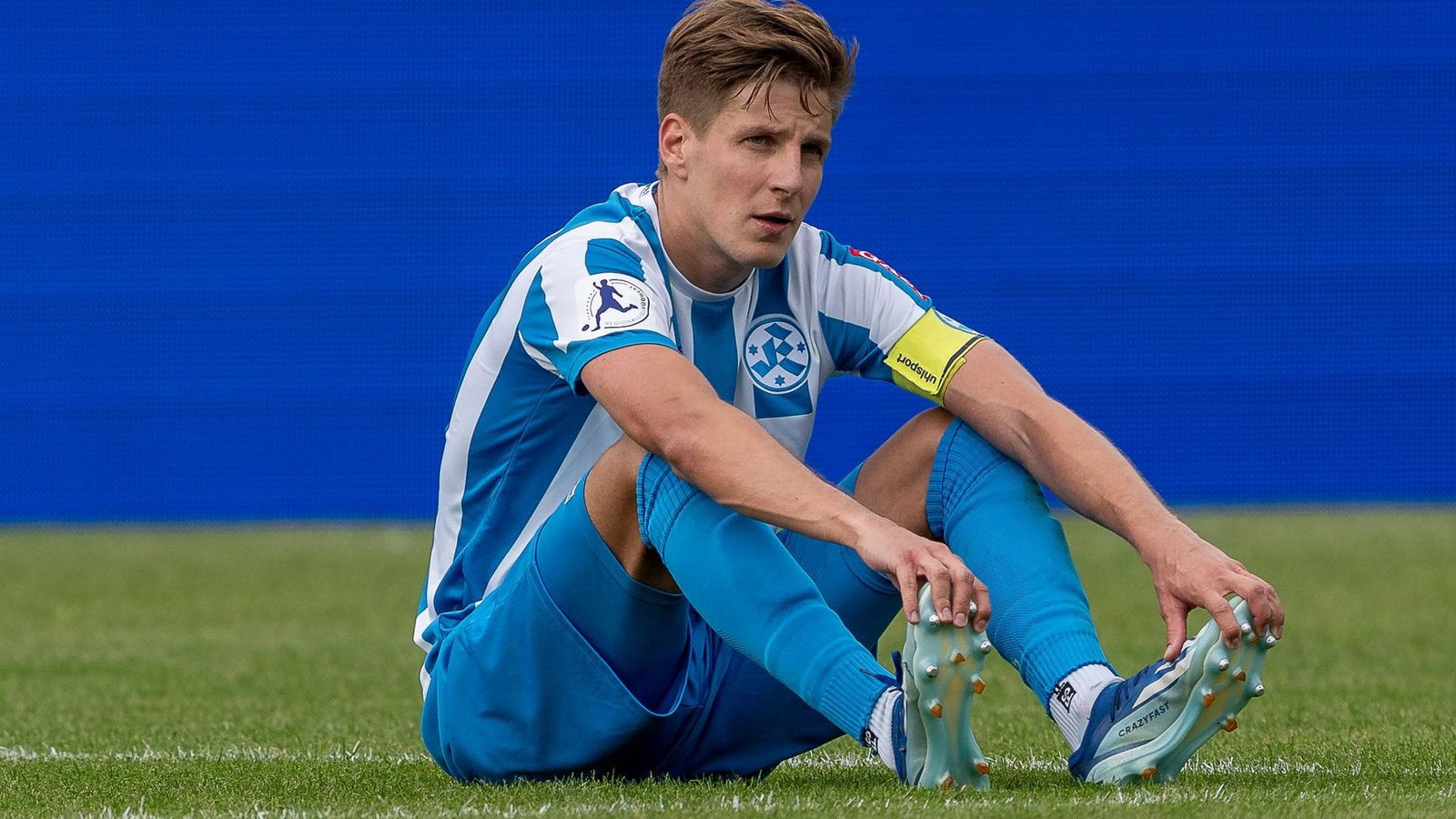 Enttäuscht: Kickers-Kapitän Nico Blank.Foto: IMAGO/Eibner