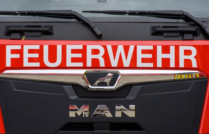 Die Feuerwehr löschte die Flammen. (Symbolbild)<span class='image-autor'>Foto: Klaus-Dietmar Gabbert/dpa/Klaus-Dietmar Gabbert</span>