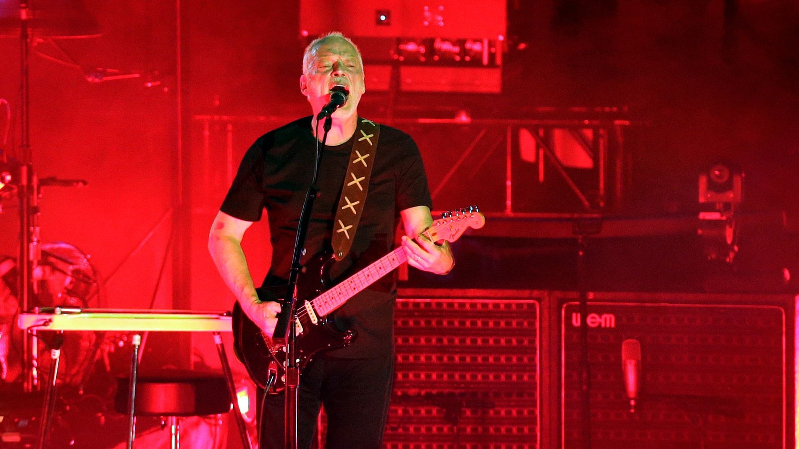 Konzerte von David Gilmour sind ein Spektakel für die Sinne, vor allem aber für die Ohren.Foto: Gregorio Borgia/AP/dpa