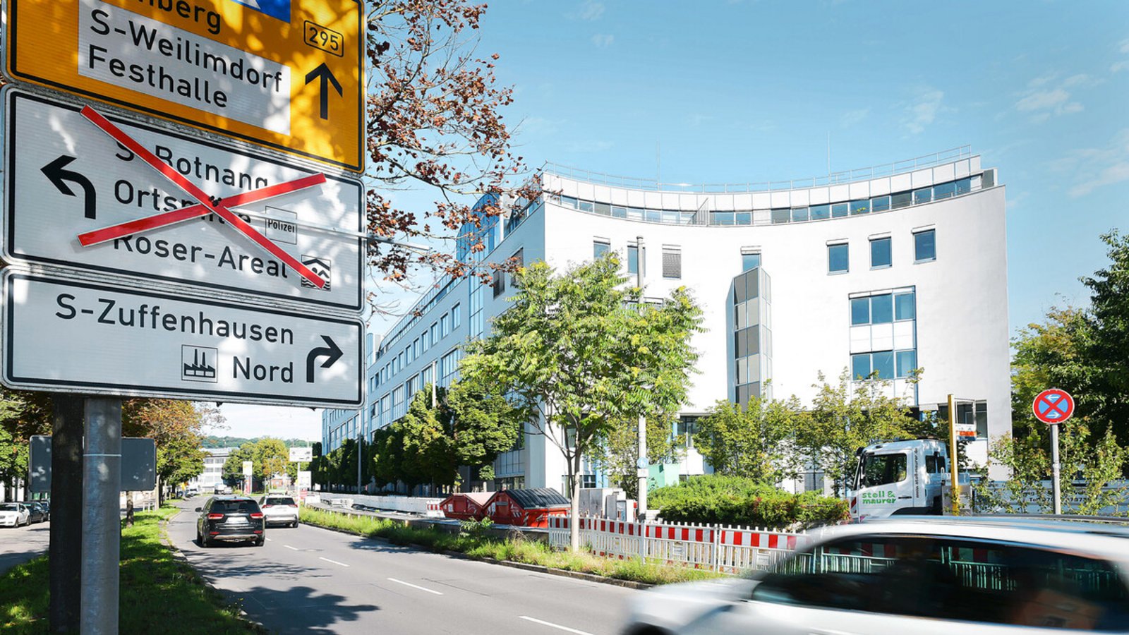 In dieses Gebäude an der B 295 in Feuerbach soll das Landesamt für Verfassungsschutz einziehen – nach einer Sanierung.Foto: Lichtgut/Max Kovalenko