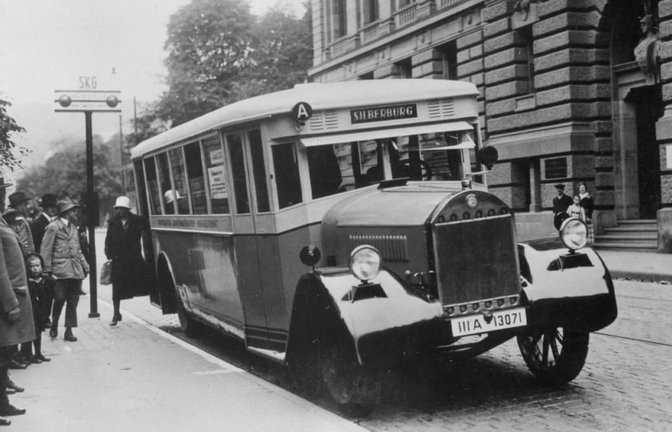 So sah er aus, der erste SSB-Bus, der zwischen der Marienstraße und dem Kursaal in Bad Cannstatt verkehrte. „Stupsi“ kam aber erst dreißig Jahre später.<span class='image-autor'>SSB Archiv</span>