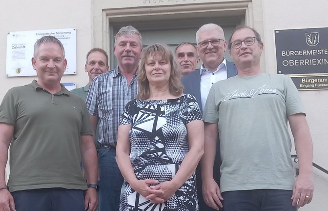 Sie blicken auf eine herausfordernde Zeit im Gemeinderat der Römerstadt zurück (von links): Michael Hüeber, Martin Schray, Armin Schmid, Doris Öhler, die stellvertretenden Bürgermeister Erich Bannert und Gerd Maisch sowie Thomas Haverkamp.  <span class='image-autor'>Foto: Glemser</span>