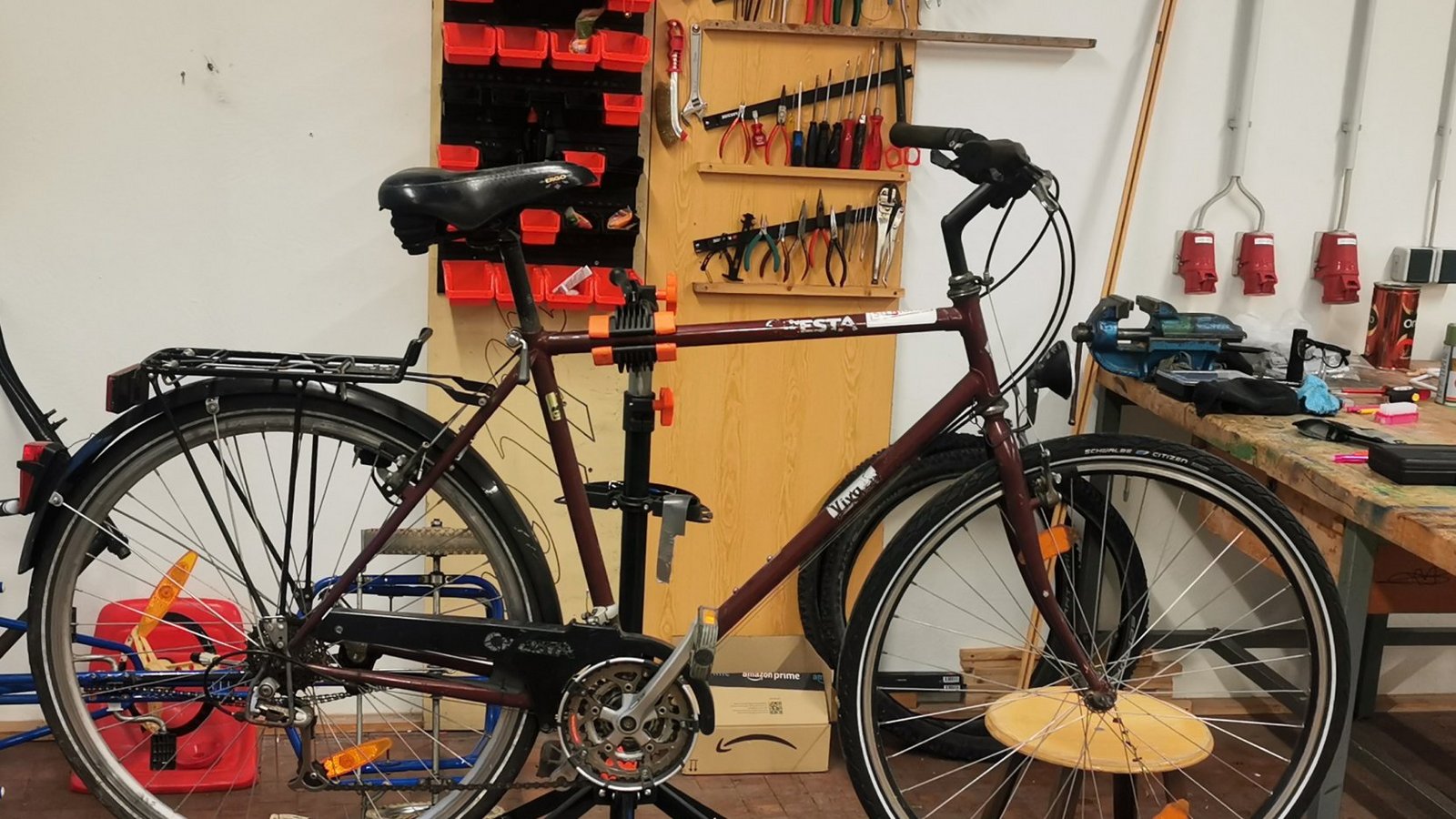 Auch Fahrräder werden im Reparatur-Treff wieder flott gemacht. Fotos: p Auch Fahrräder werden im Reparatur-Treff wieder flott gemacht. Fotos: p