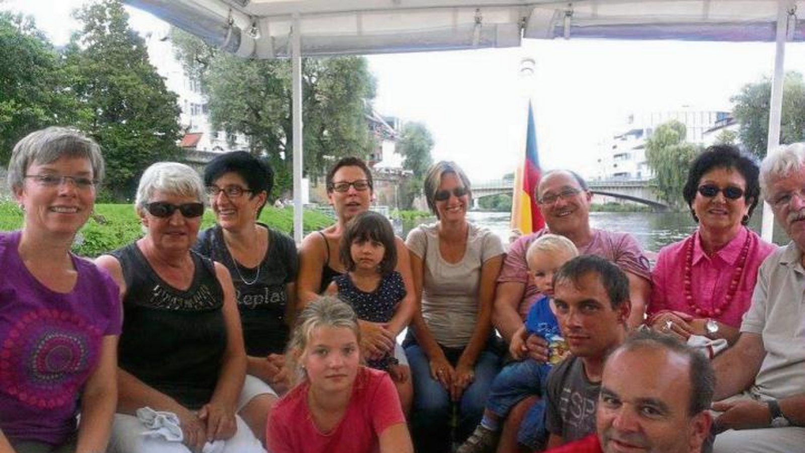 Auf dem „Ulmer Spatz“ befuhren die Ausflügler die Donau. Foto: p Auf dem „Ulmer Spatz“ befuhren die Ausflügler die Donau. Foto: p
