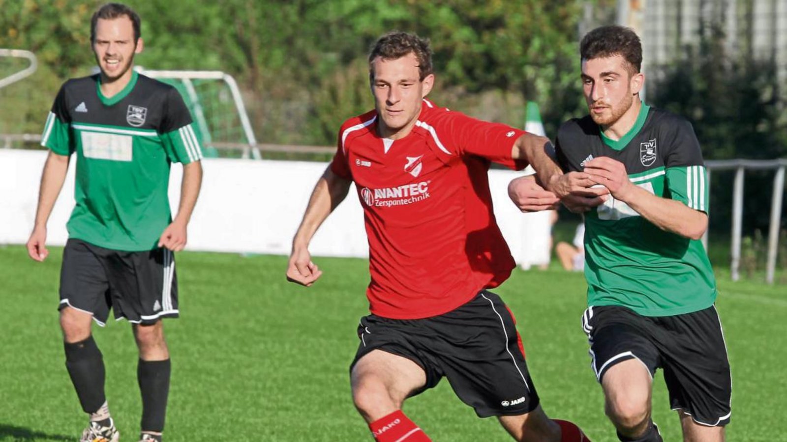 Dominik Haydl (Mitte) gehört zu der Horrheimer Mannschaft, die dank ihrer Einstellung schon mehrere Spiele gedreht hat. Foto: Bürkle