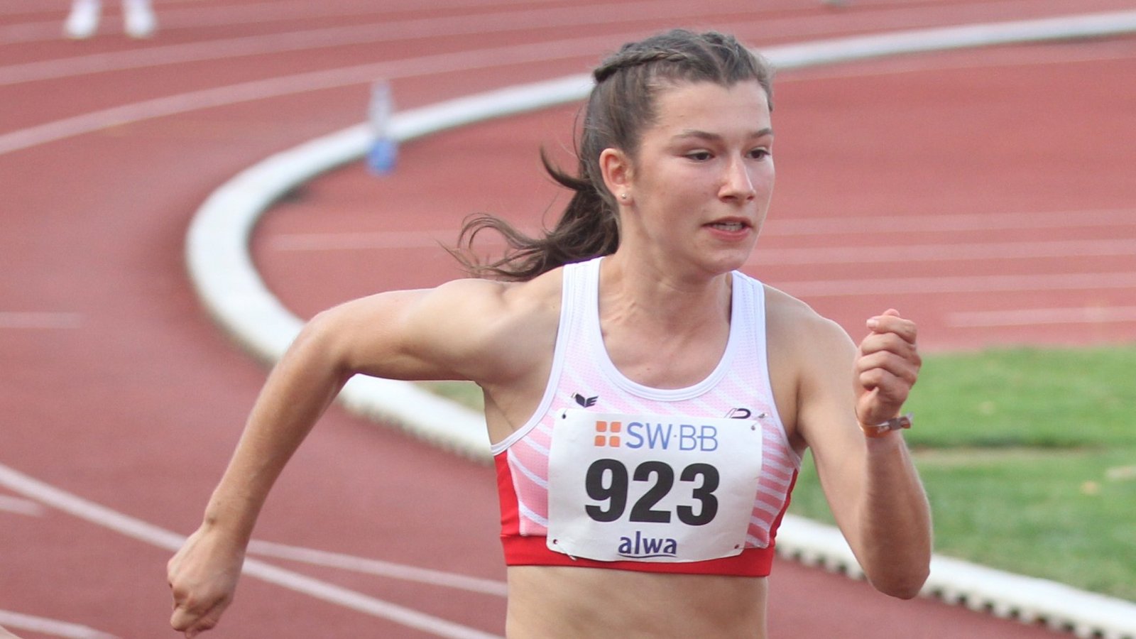 Annika Metzger erkämpft sich über 1500 Meter den zweiten Platz. Archivfoto: Nachreiner Annika Metzger erkämpft sich über 1500 Meter den zweiten Platz. Archivfoto: Nachreiner