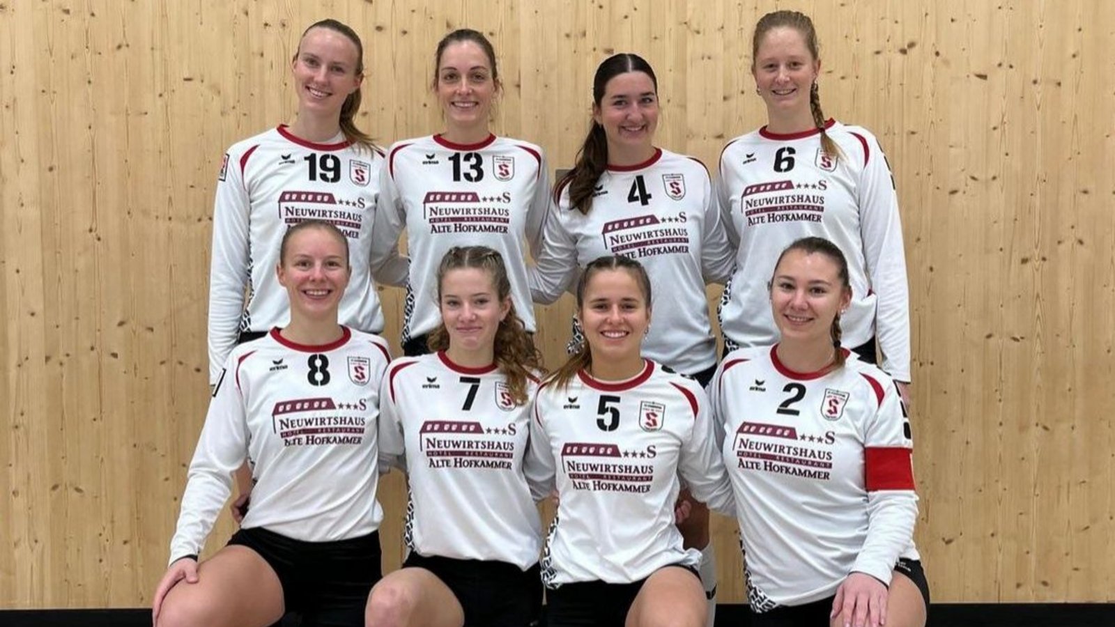 Sind mit dem TV Stammheim in die 1. Bundesliga aufgestiegen: Larissa Keser (hinten von links), Melanie Israel, Lisa Knodel, Lea Weller, Anja Brezing (vorne von links), Sarah Abramek, Eva Winkler und Denise Fichtl. Foto: TV Stammheim