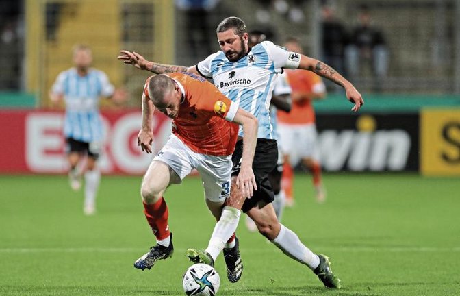Nachdem Sascha Mölders (rechts) beim TSV 1860 München in Ungnade gefallen war und sein Vertrag mit dem Zweitligisten Mitte Dezember aufgelöst worden war, hat der 36-Jährige eine neue sportliche Heimat bei der SG Sonnenhof Großaspach gefunden. Foto: Eibner