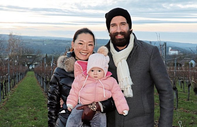 Durch ihr Töchterchen Julia verbinden Sachiko und Fabian Pfisterer ihre beiden Heimaten mit ganz viel Liebe. Fotos: Gergen