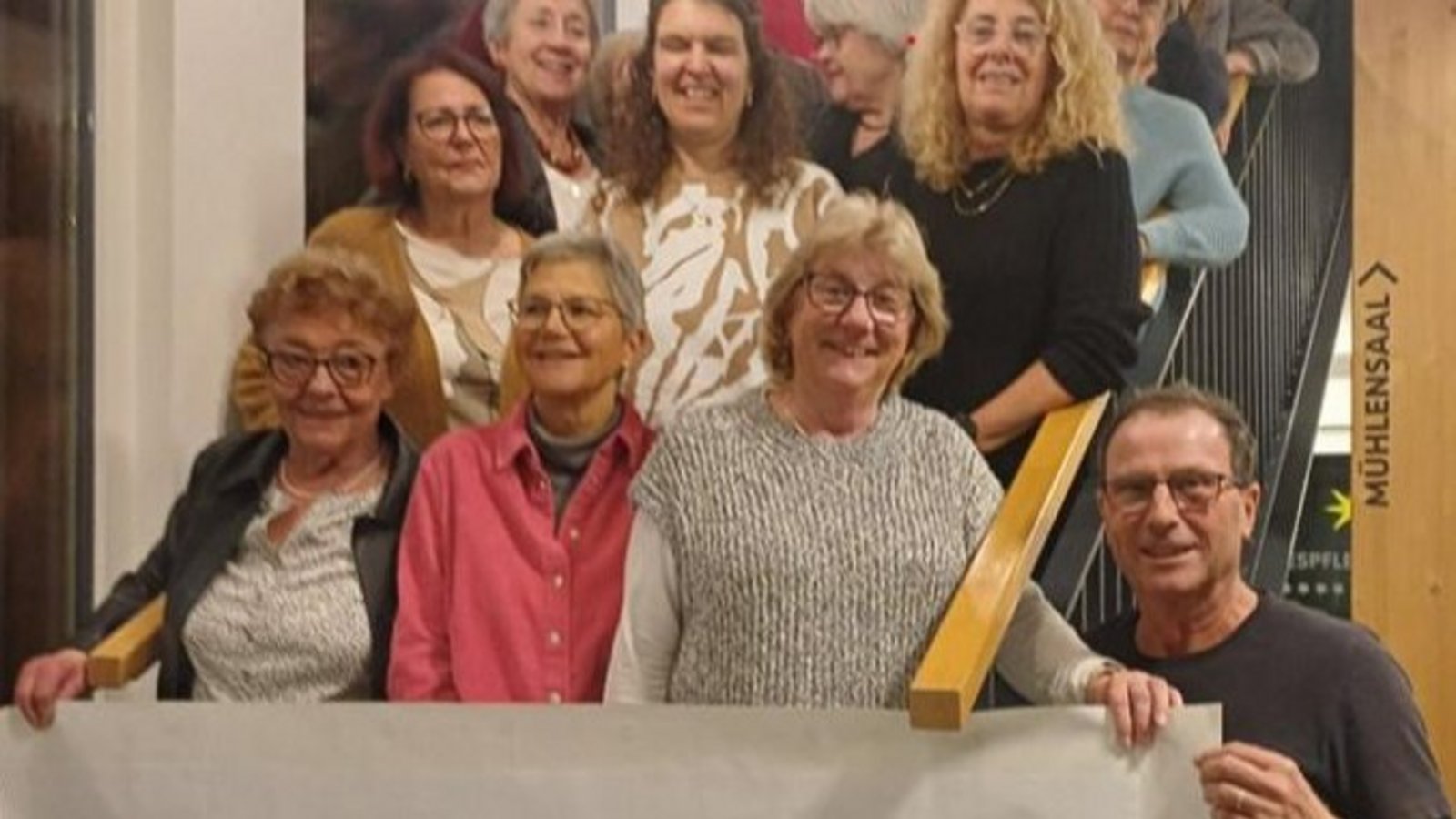 Mitarbeitende der Tafel danken stellvertretend für das ganze Team den Spenderinnen und Spendern. Foto: p Mitarbeitende der Tafel danken stellvertretend für das ganze Team den Spenderinnen und Spendern. Foto: p