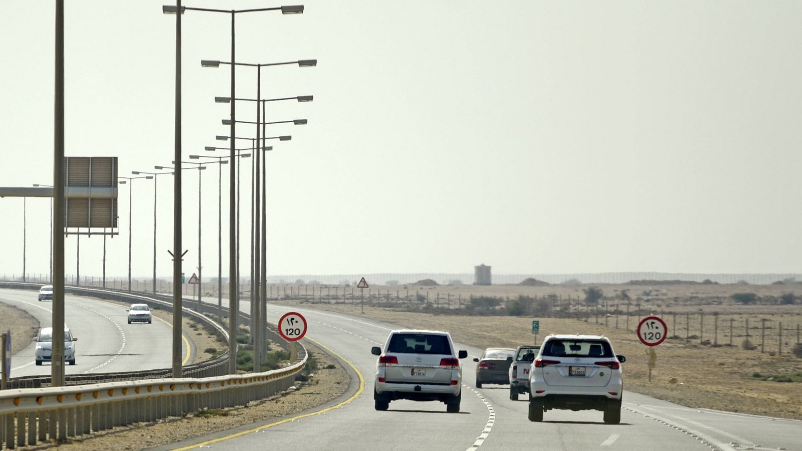 Die Straße nach Al-Khor führt durch die Ödnis.Foto: imago/MiS