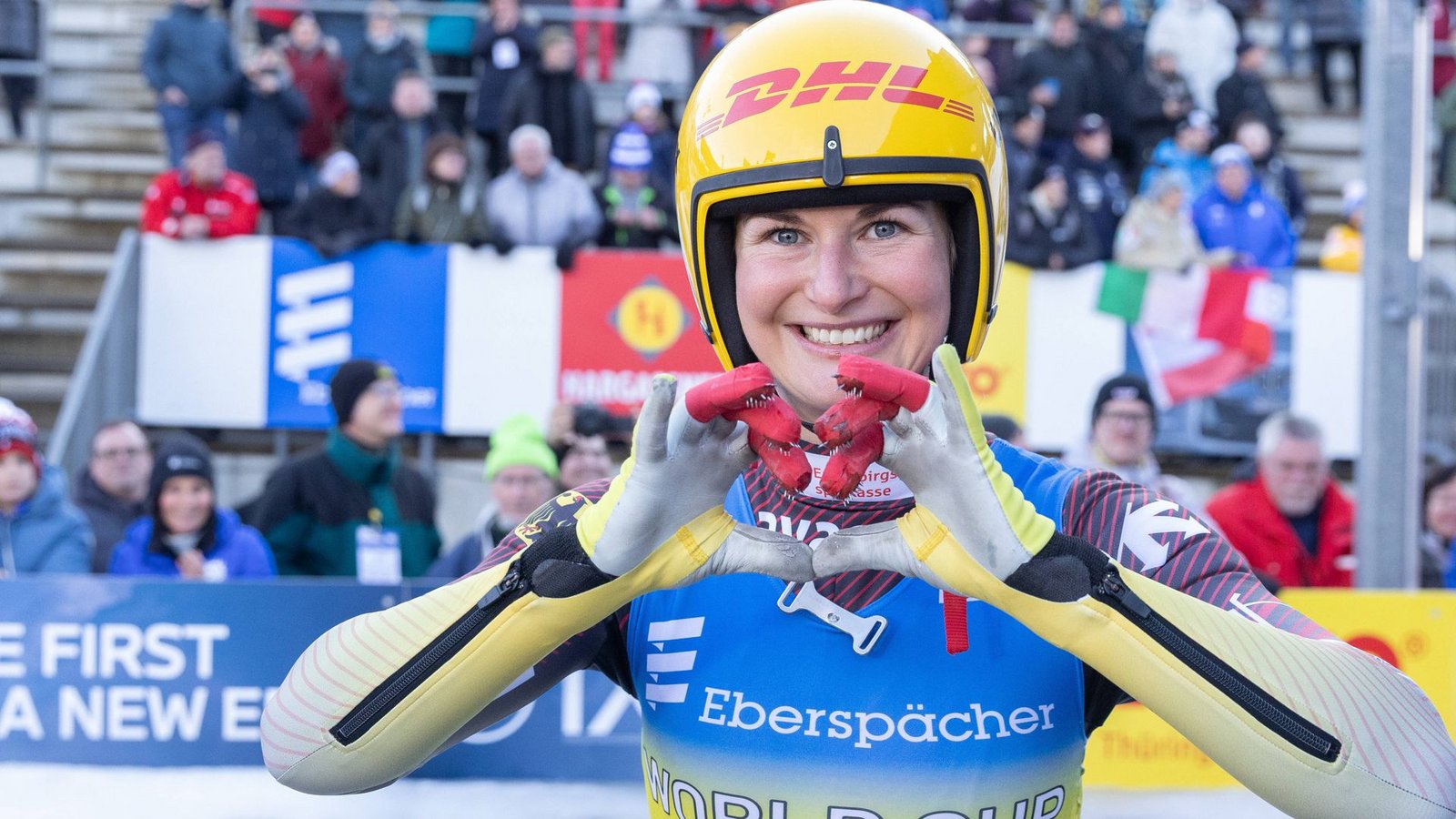 Julia Taubitz, Rodeln In keiner anderen Sportart gibt es so viele deutsche Medaillenkandidaten wie im Rodeln, einige von ihnen könnten Geschichte schreiben. Holen Tobias Wendl und Tobias Arlt wie in Sotschi (2014), Pyeongchang (2018) und Peking (2022) das Double im Doppelsitzer und im Team, würden sie in den elitären Kreis der Super-Olympioniken mit acht (!) Goldmedaillen aufsteigen, der bisher aus dem norwegischen Trio Marit Björgen, Björn Dählie (Langlauf) und Ole Einar Björndalen (Biathlon) besteht. Auch Felix Loch arbeitet hart für das nächste Kapitel seiner Erfolgsstory. Zwölf Jahre nach seiner letzten Goldmedaille will es der Triple-Olympiasieger und 14-malige Weltmeister erneut aufs oberste Podest schaffen – und der 36-Jährige hat bereits angekündigt, dass auch die Winterspiele 2030 in Frankreich ein Ziel für ihn sind. Und dann ist da noch Julia Taubitz (29), die als Einzige aus dem deutschen Team mit Olympischen Spielen eine Rechnung offen hat. 2018 verpasste sie die Qualifikation, 2022 in Peking nach einem Bahnrekord im ersten Lauf im zweiten Durchgang durch einen Sturz die Goldmedaille. Diese peilt die achtmalige Weltmeisterin und fünfmalige Gesamtweltcupsiegerin nun an. Im neuen Eiskanal in Cortina d’Ampezzo sei es wichtig, „gefühlvoll zu fahren“, sagt Julia Taubitz. Und auch: „Das liegt mir.“ Ob ihr persönlicher Olympia-Fluch bald endet?Foto: IMAGO/Michael Kristen