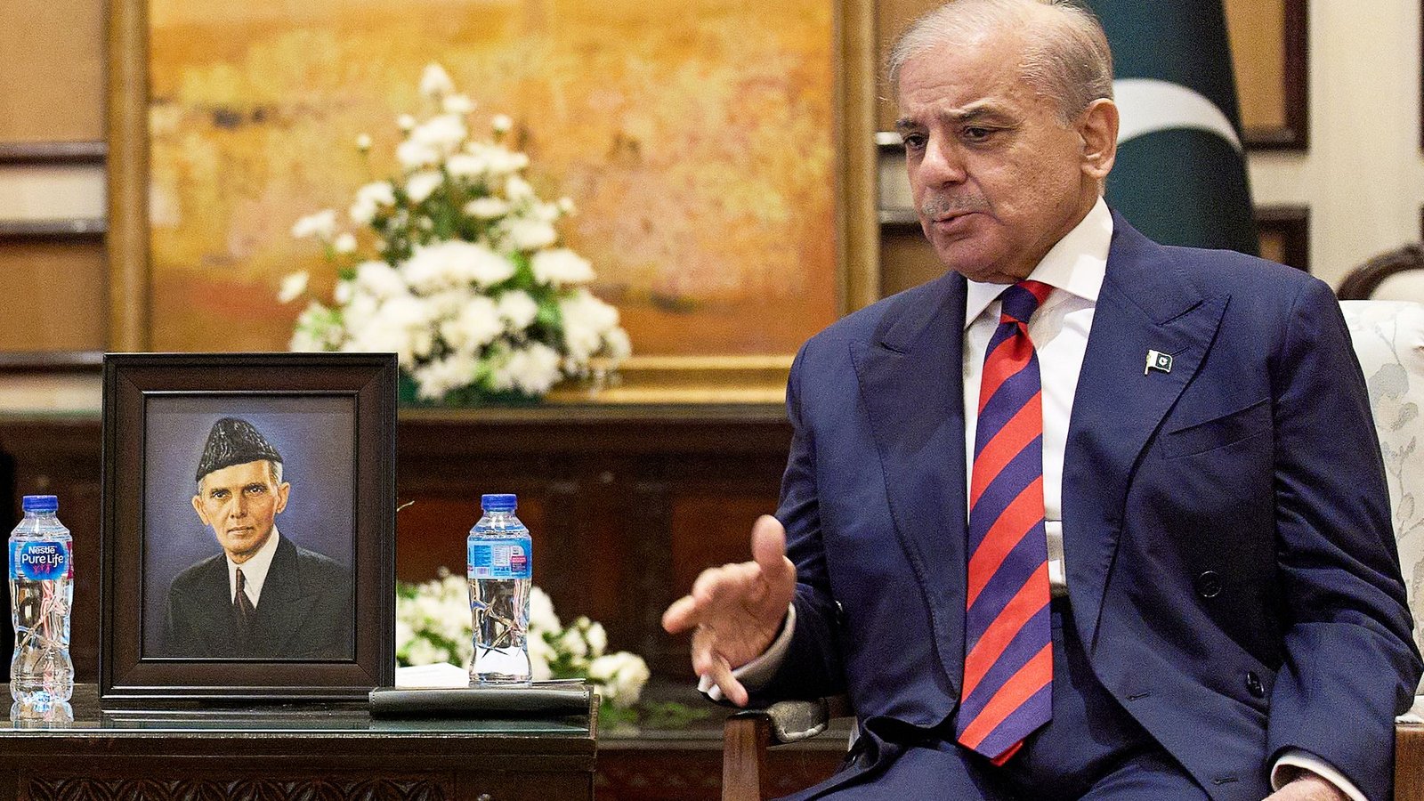 Das Rahmenabkommen zwischen den USA und dem Iran tritt laut dem pakistanischen Ministerpräsidenten Shehbaz Sharif nach erfolgter Unterzeichnung mit "sofortiger Wirkung" in Kraft. (Archivbild)Foto: Jacquelyn Martin/AP POOL/dpa Das Rahmenabkommen zwischen den USA und dem Iran tritt laut dem pakistanischen Ministerpräsidenten Shehbaz Sharif nach erfolgter Unterzeichnung mit "sofortiger Wirkung" in Kraft. (Archivbild)Foto: Jacquelyn Martin/AP POOL/dpa