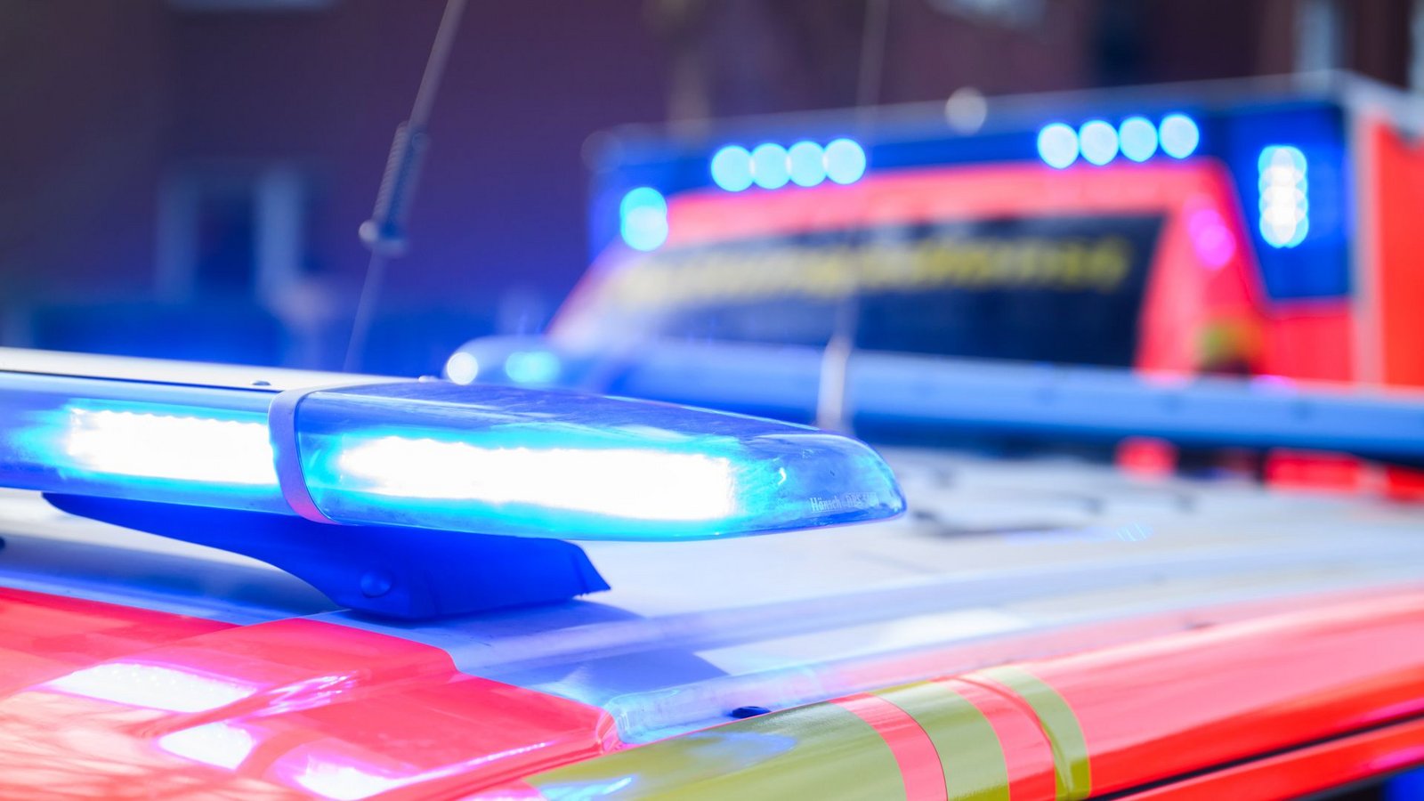 Der Motorradfahrer wurde schwer verletzt. Rettungskräfte brachten ihn in ein Krankenhaus. (Symbolbild)Foto: Julian Stratenschulte/dpa Der Motorradfahrer wurde schwer verletzt. Rettungskräfte brachten ihn in ein Krankenhaus. (Symbolbild)Foto: Julian Stratenschulte/dpa