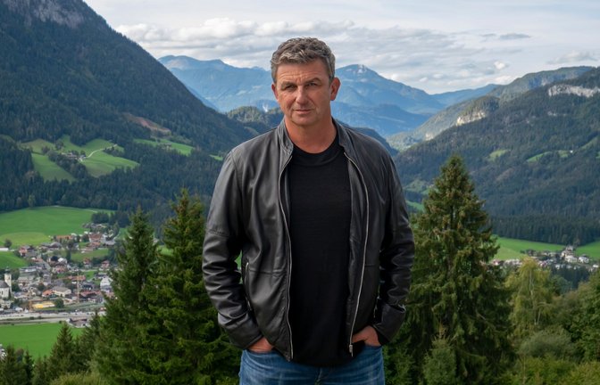 In seiner Rolle als „Bergdoktor“- Dr. Martin Gruber begeistert Hans Sigl seit 2008 die Zuschauer.<span class='image-autor'>Foto: ZDF und Erika Hauri/Erika Hauri</span>