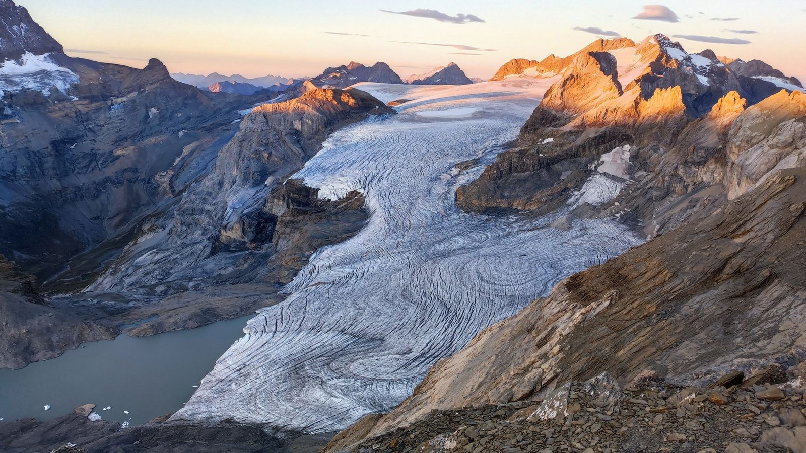 Der Gletscher Claridenfirn im Schweizer Kanton Glarus.Foto: Matthias Huss/Glamos Gletschermessnetz/Akademie der Naturwissenschaften Schweiz (SCNAT)/dpa