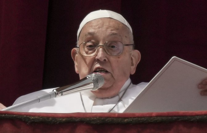 Zu Kriegen oder Flüchtlingskrise: Der verstorbene Papst Franziskus äußerste sich und handelte stets politisch.<span class='image-autor'>Foto: AP/Andrew Medichini</span>