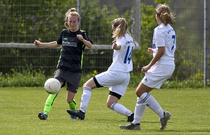 Lena Dreibach (links) muss mit der SGM Roßwag/Großglattbach den Gang in die Bezirksliga antreten. <span class='image-autor'>Foto: Archiv/Leitner</span>