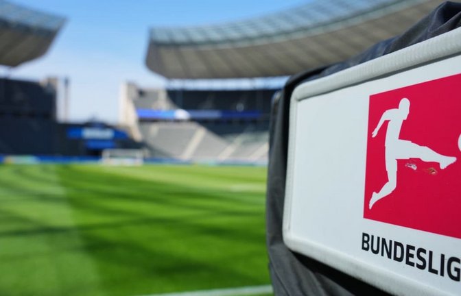 Die Fußballfans fiebern dem Start der Bundesliga-Saison 2026/27 entgegen.<span class='image-autor'>Soeren Stache/dpa</span>