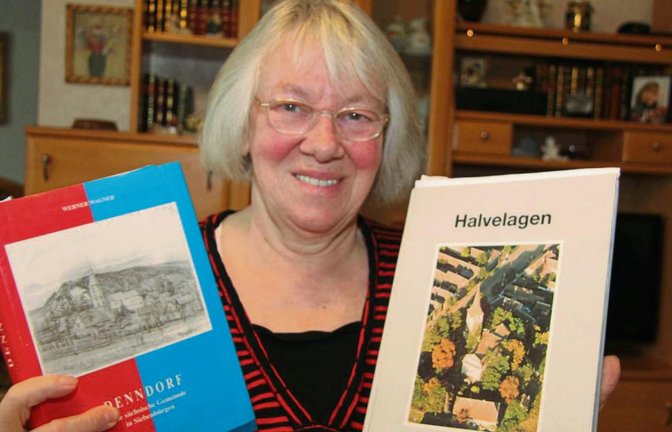 Hiltrud Schusters Weihnachtserinnerungen finden sich in den Büchern Ihrer Heimat Siebenbürgen wieder.  Fotos: Gergen