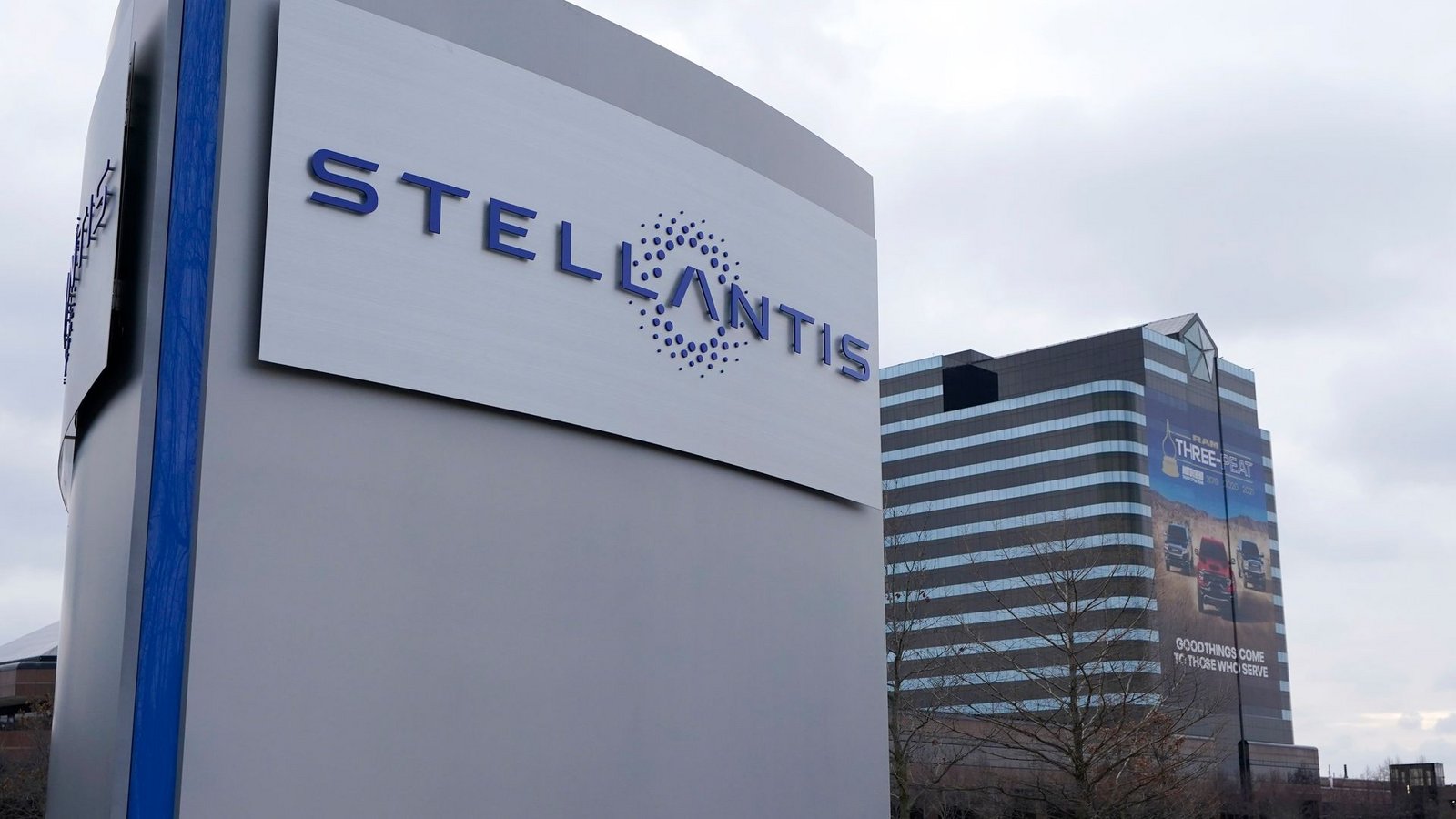 Der Autokonzern Stellantis organisiert sein Europa-Geschäft neu.Foto: Carlos Osorio/AP/dpa