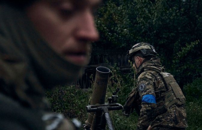 Das ukrainische Militär konnte in den vergangenen Wochen entscheidende Erfolge verbuchen - nun deutet sich eine weitere Rückeroberung an.<span class='image-autor'>Foto: Kostiantyn Liberov/AP/dpa</span>