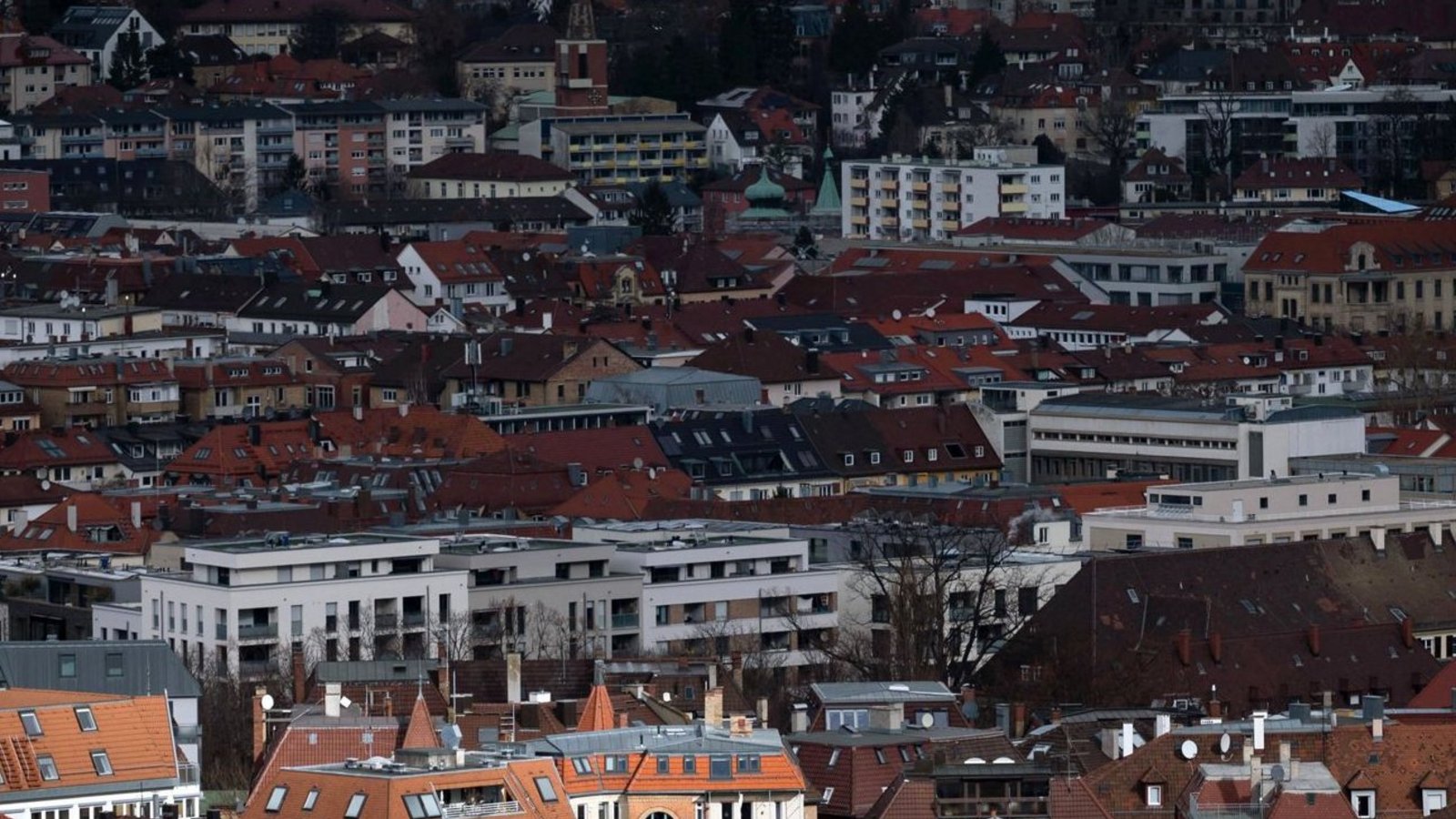 Der Städtetag sieht beim Thema Finanzen wenig Licht und viel Schatten.Foto: dpa/Marijan Murat