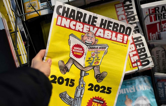 Zum 10. Jahrestags des Blutbads bringt „Charlie Hebdo“ eine Sonderausgabe heraus  mit dem Titel „Increvable“ – frei übersetzt: „Nicht tot zu kriegen“.<span class='image-autor'>Foto: AFP/Martin Lelievre</span>