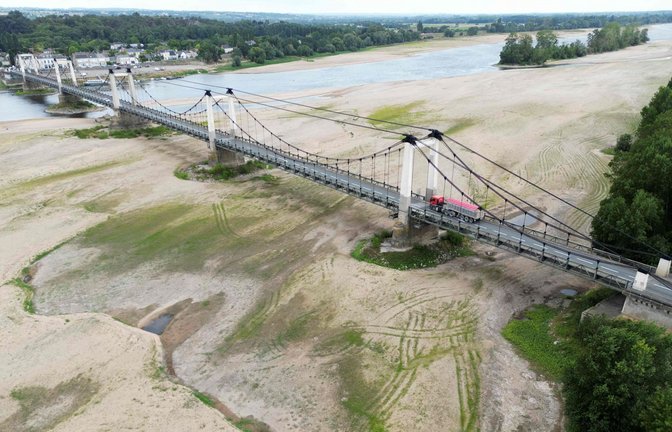 Die Loire in Saint-Georges-sur-Loire, Westfrankreich: Im August war das Flussbett ausgetrocknet.<span class='image-autor'>Foto: Damien Meyer/AFP/dpa</span>