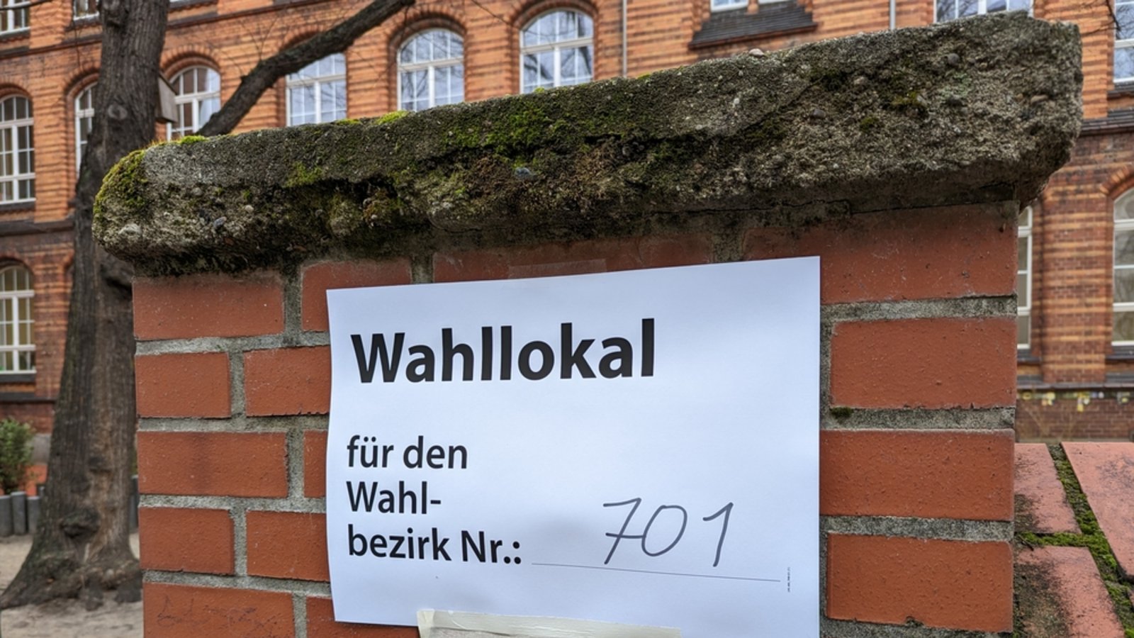 Kann man auch in ein anderes Wahllokal?Foto: philip1234 / shutterstock.com Kann man auch in ein anderes Wahllokal?Foto: philip1234 / shutterstock.com