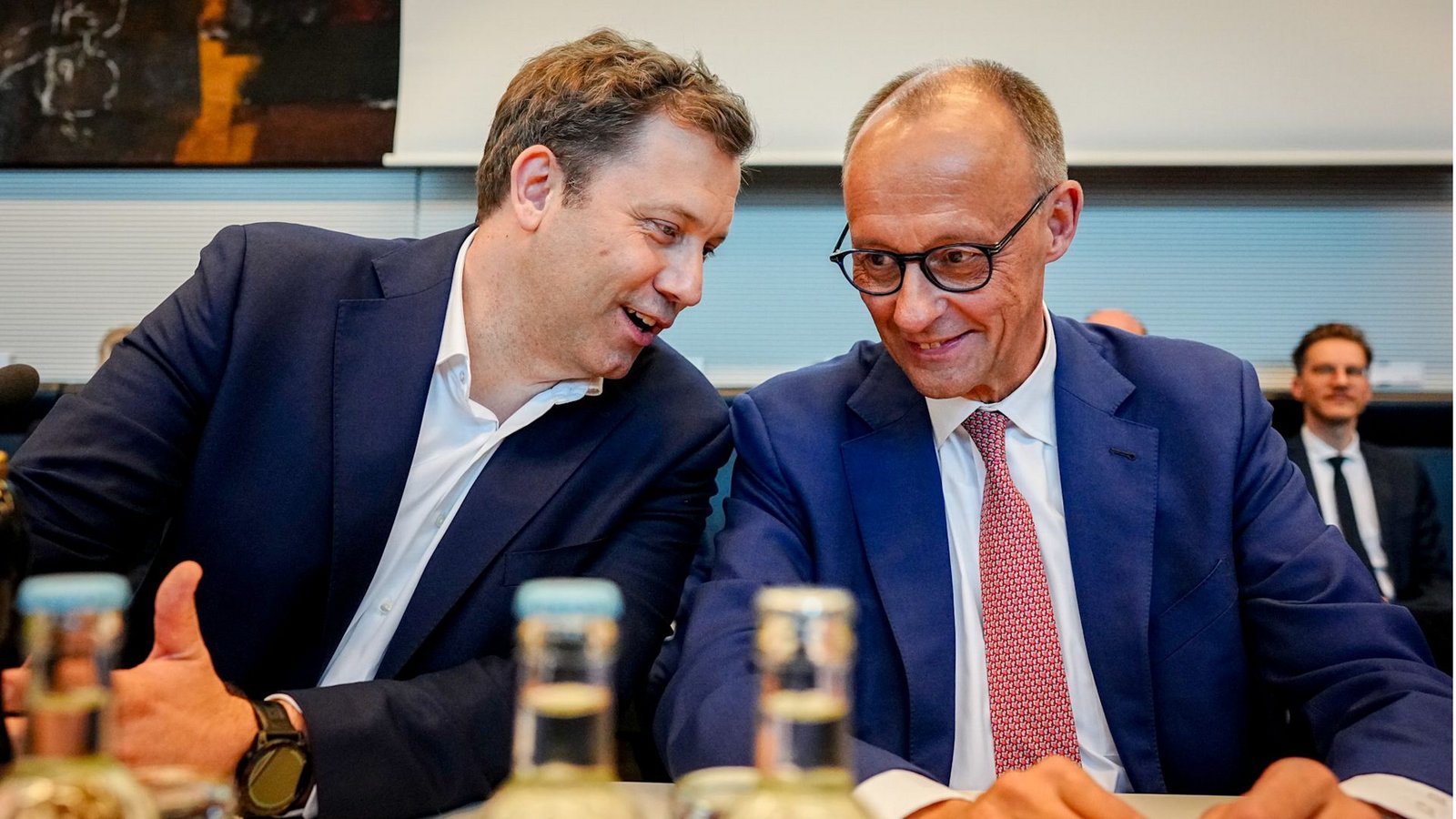 SPD-Chef und Vizekanzler Lars Klingbeil (li.) und CDU-Vorsitzender und Kanzler Friedrich MerzFoto: dpa/Kay Nietfeld SPD-Chef und Vizekanzler Lars Klingbeil (li.) und CDU-Vorsitzender und Kanzler Friedrich MerzFoto: dpa/Kay Nietfeld