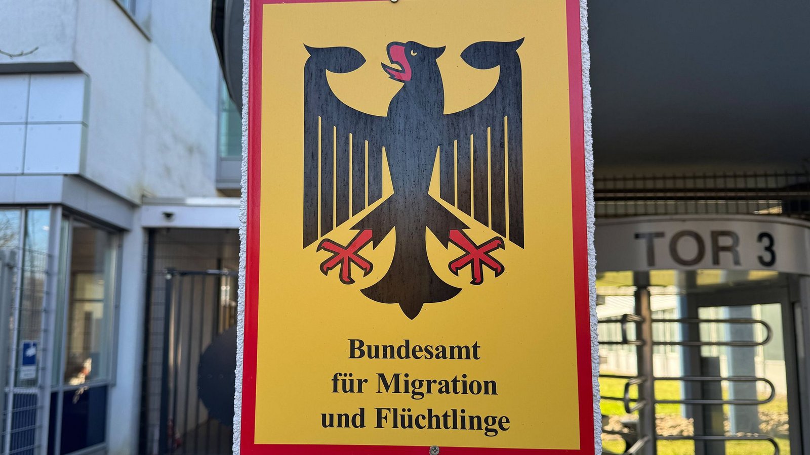 Mit 479 Anfragen im vergangenen Jahr gab es eine Steigerung um rund 30 Prozent, wie die Beratungsstelle „Radikalisierung“ des Bundesamtes mitteilte.Foto: www.imago-images.de/IMAGO/Huebner/Severing