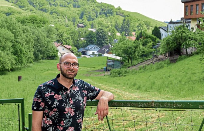 Ortsvorsteher Valentin Stuber steht zu dem geplanten Neubaugebiet in Häfnerhaslach. Foto: Kalb
