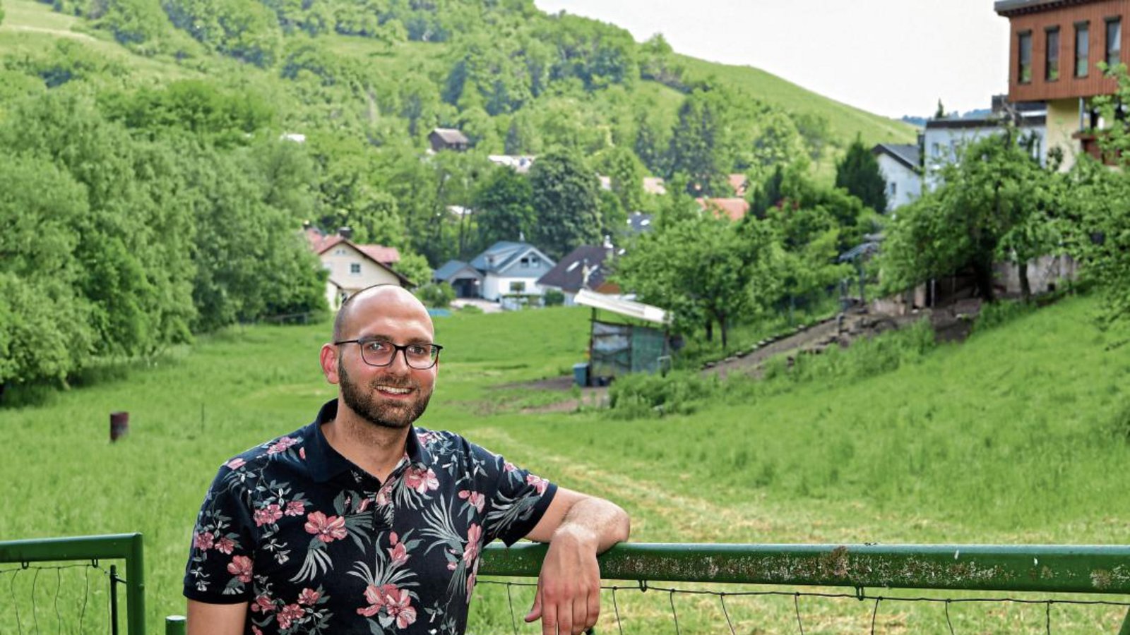 Ortsvorsteher Valentin Stuber steht zu dem geplanten Neubaugebiet in Häfnerhaslach. Foto: Kalb Ortsvorsteher Valentin Stuber steht zu dem geplanten Neubaugebiet in Häfnerhaslach. Foto: Kalb