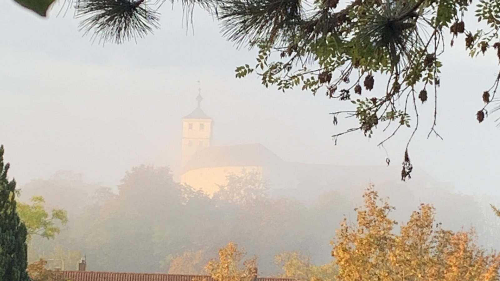 Der Herbst und Schloss Kaltenstein von Werner Katzenwadel.