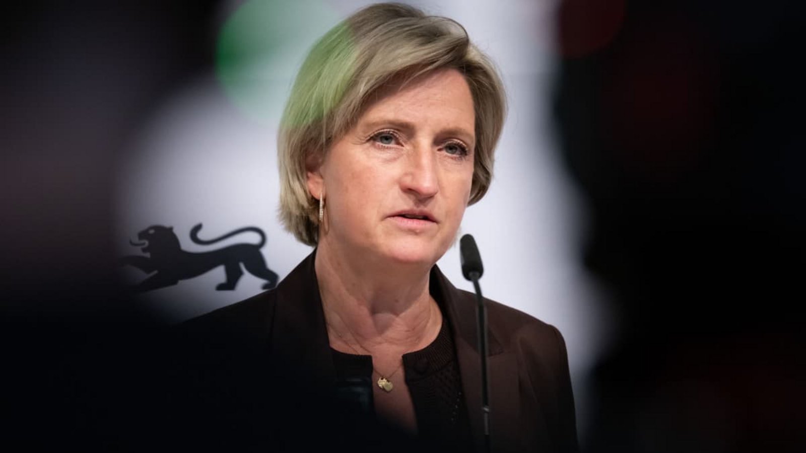Ein brisantes Schreiben von 2021 will sie erst im Jahr 2025 gesehen haben: Nicole Hoffmeister-Kraut (CDU), Wirtschaftsministerin in Baden-WürttembergSilas Stein/dpa Ein brisantes Schreiben von 2021 will sie erst im Jahr 2025 gesehen haben: Nicole Hoffmeister-Kraut (CDU), Wirtschaftsministerin in Baden-WürttembergSilas Stein/dpa