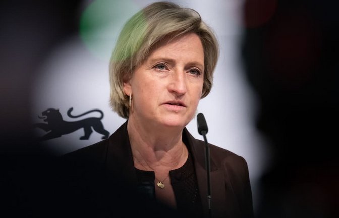Ein brisantes Schreiben von 2021 will sie erst im Jahr 2025 gesehen haben: Nicole Hoffmeister-Kraut (CDU), Wirtschaftsministerin in Baden-Württemberg<span class='image-autor'>Silas Stein/dpa</span>