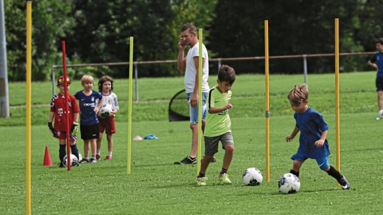 Ball halten ist schon dann knifflig, wenn der Gegner nur aus Stangen besteht. Foto: Küppers Ball halten ist schon dann knifflig, wenn der Gegner nur aus Stangen besteht. Foto: Küppers